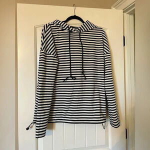 Black & White Stripe Pullover. #Stripes